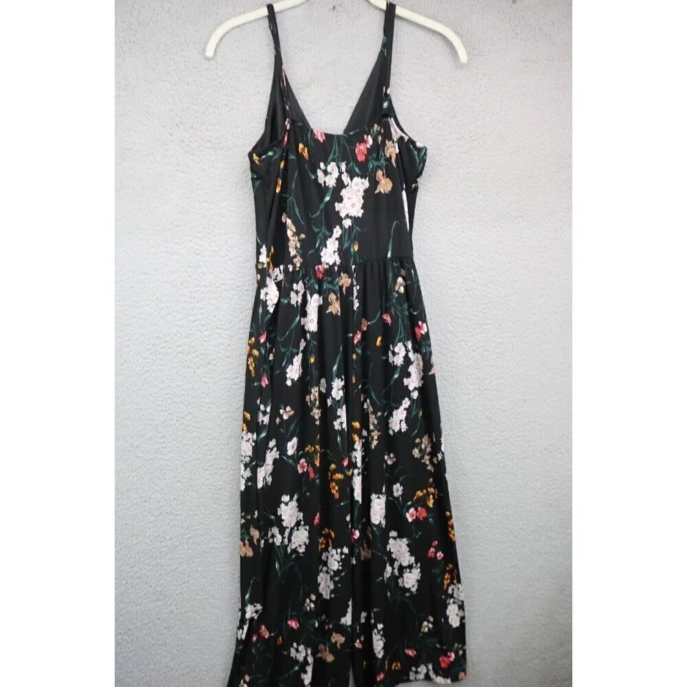 Kaileigh V-Neck Strappy Jumpsuit-Medium-Whimsigoth-Pockets-Wide Leg-Cropped